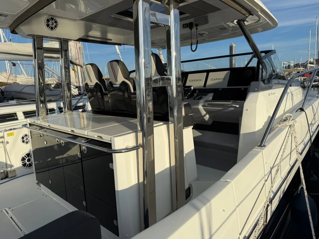 Jeanneau Cap Camarat 12.5 WA 2024 vue 4