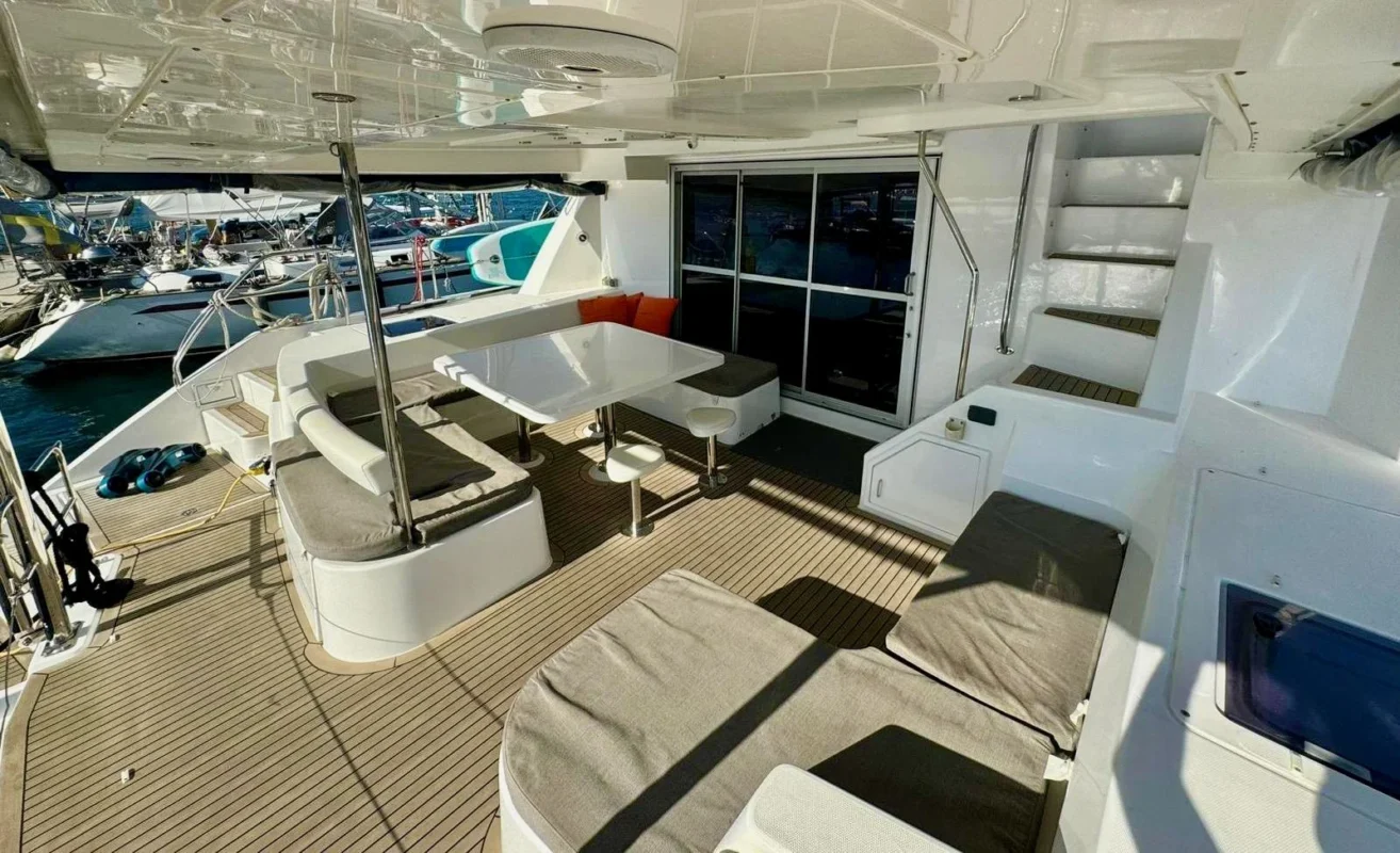 Leopard 51 Powercat 2017 vue 4