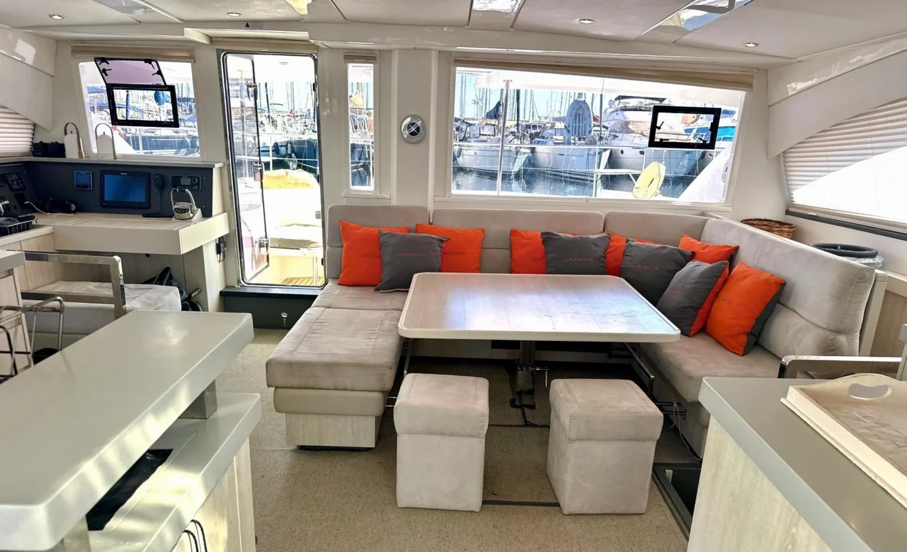 Leopard 51 Powercat 2017 vue 5