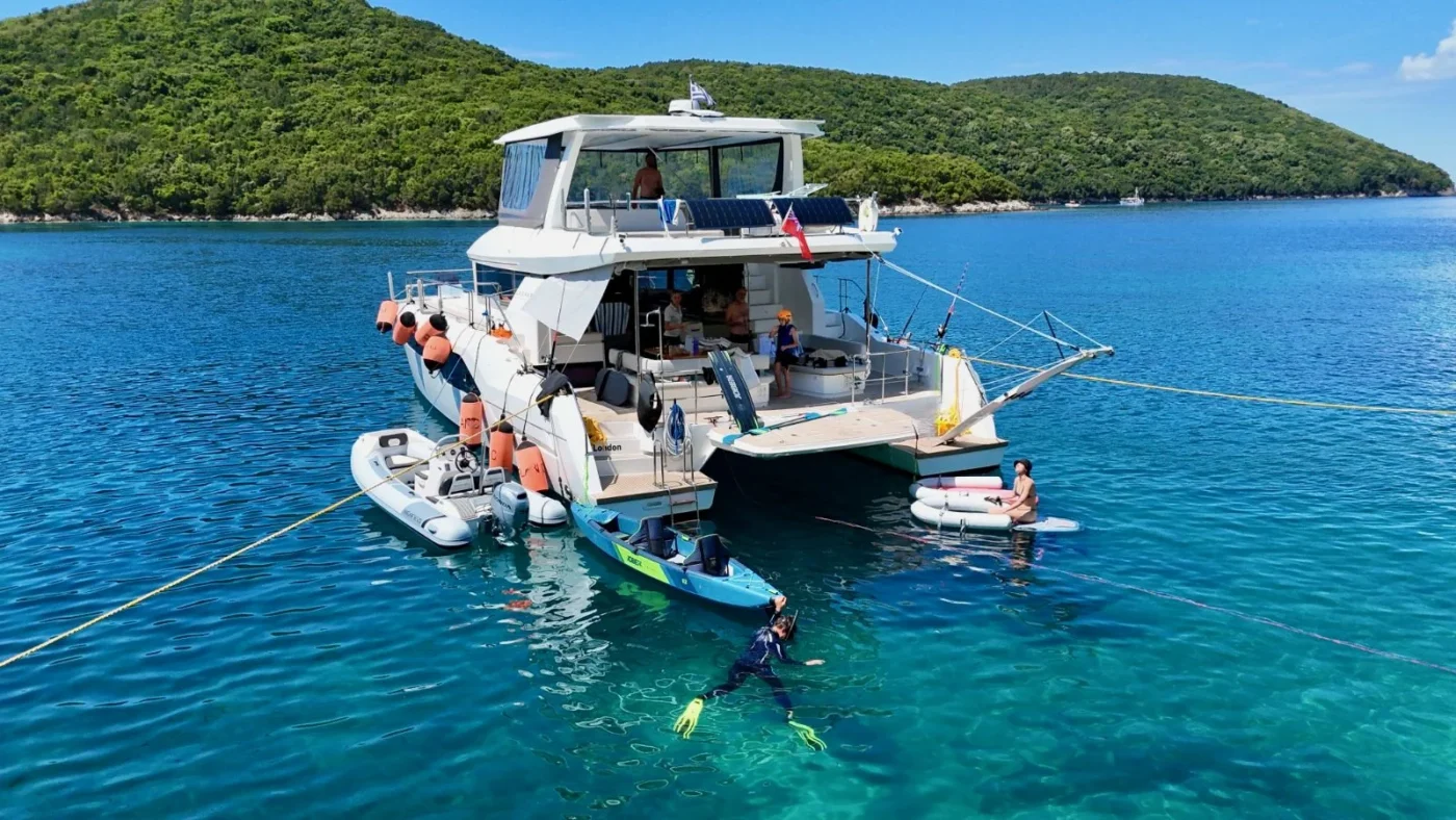 Leopard 53 Powercat 2024 vue 2