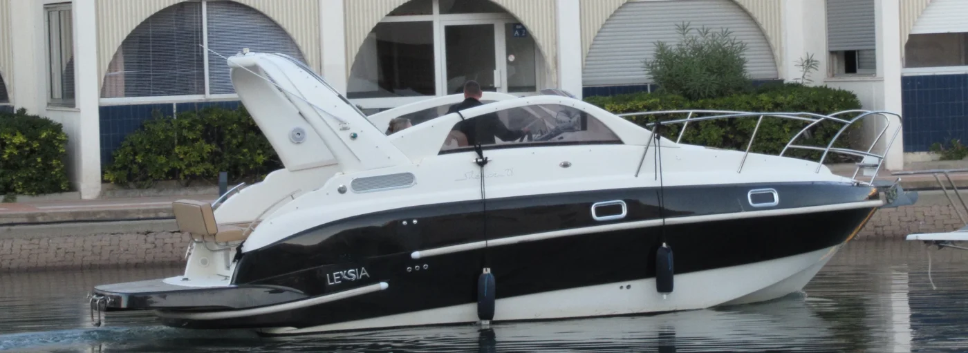 Lexsia Silence 28 - bateau à moteur