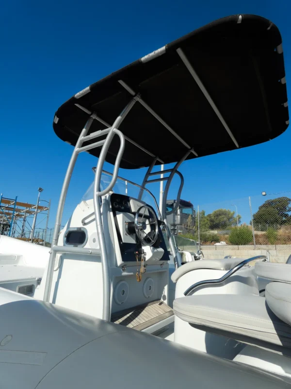 Mar Sea SP 170 2007 cockpit