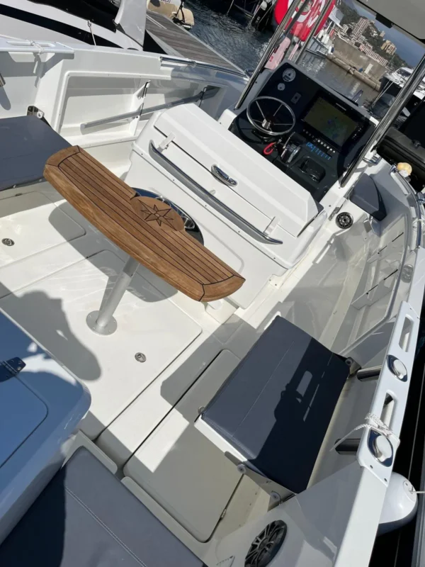 Parker 660 Open 2022 cockpit
