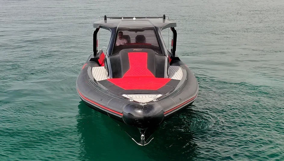 Semi-rigide PY Yacht PY100 XL neuf vue avant mouillage