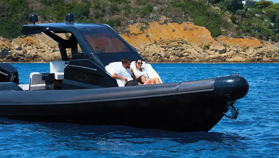 Semi-rigide PY Yacht PY110 GT Veloce neuf mouillage profil