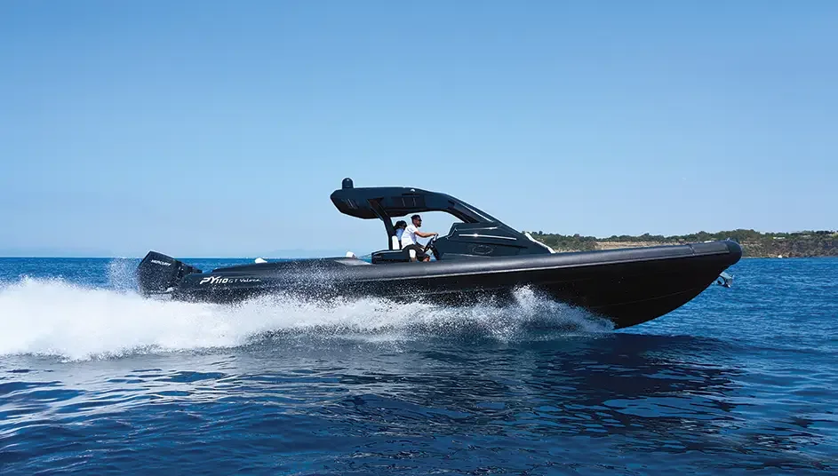 Semi-rigide PY Yacht PY110 GT Veloce neuf navigation trois quarts