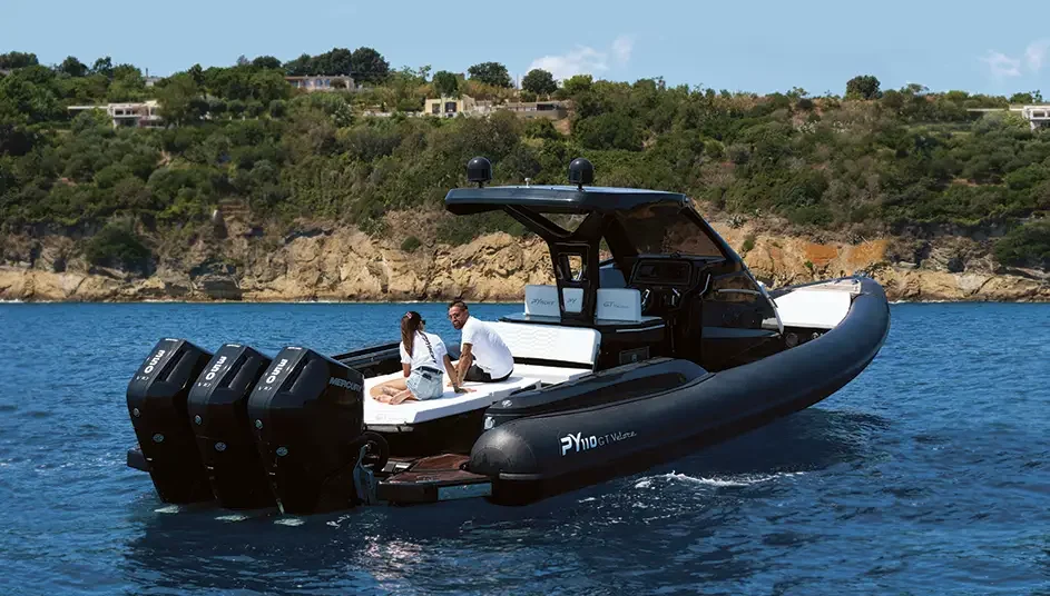 Semi-rigide PY Yacht PY110 GT Veloce neuf poupe triple moteur