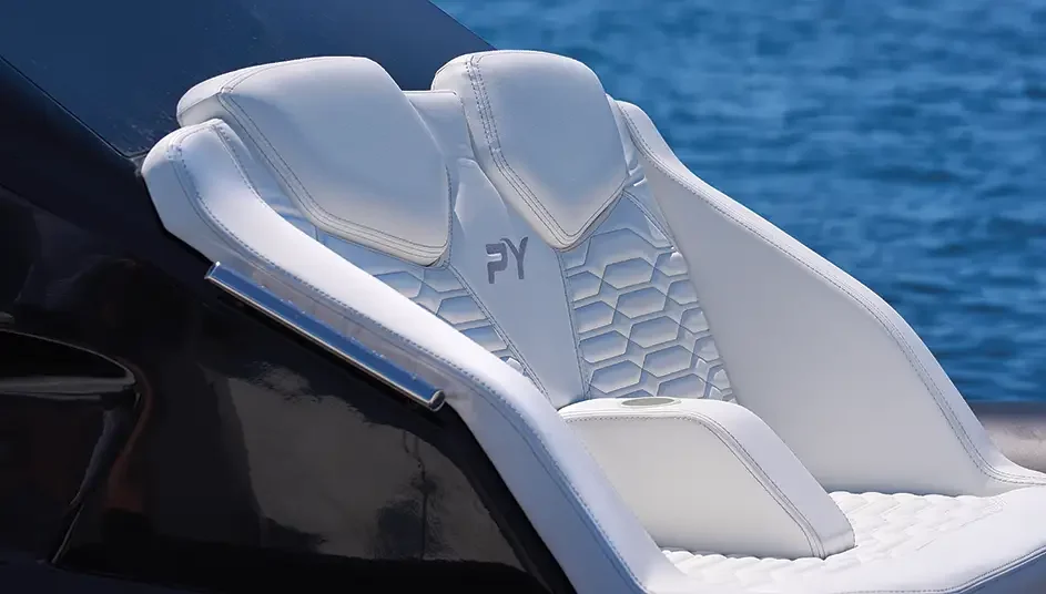 Semi-rigide PY Yacht PY110 GT Veloce neuf siege pilote