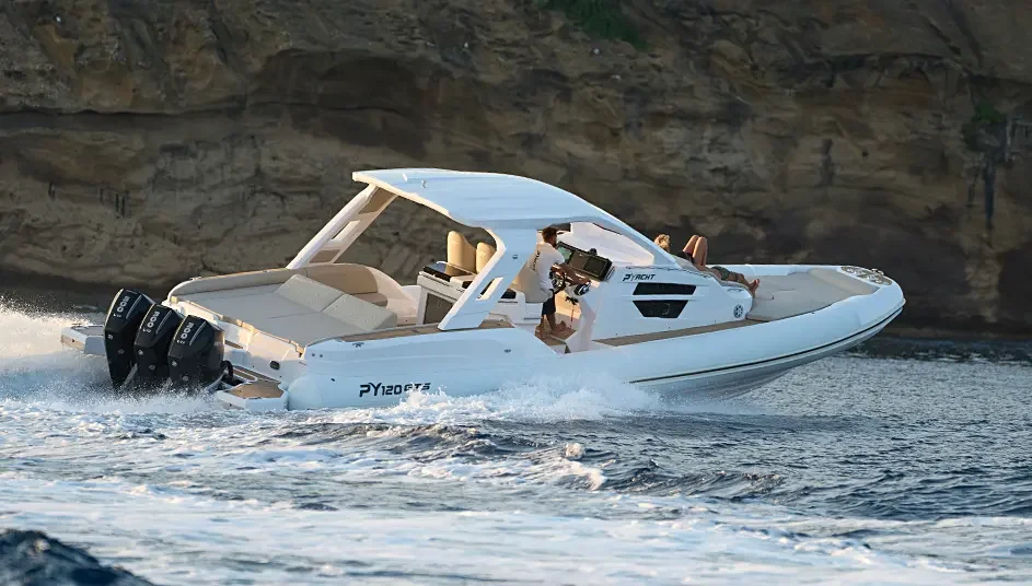 Semi-rigide PY Yacht PY120 GTS neuf navigation falaise