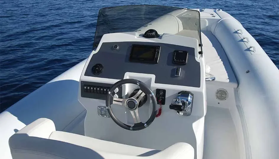 Semi-rigide PY Yacht PY80 neuf console pilotage