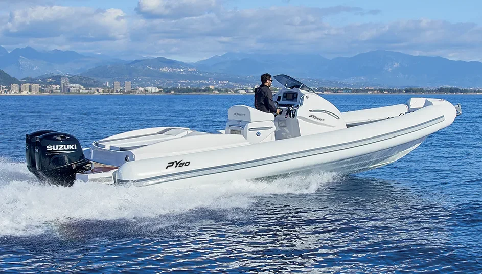 PY Yacht PY90 : Sport ou Open, quel 9,60 mètres choisir dès 75 000 € HT ?