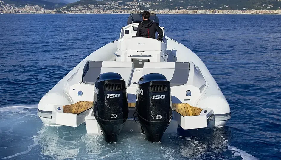 Semi-rigide PY Yacht PY90 neuf poupe double moteur