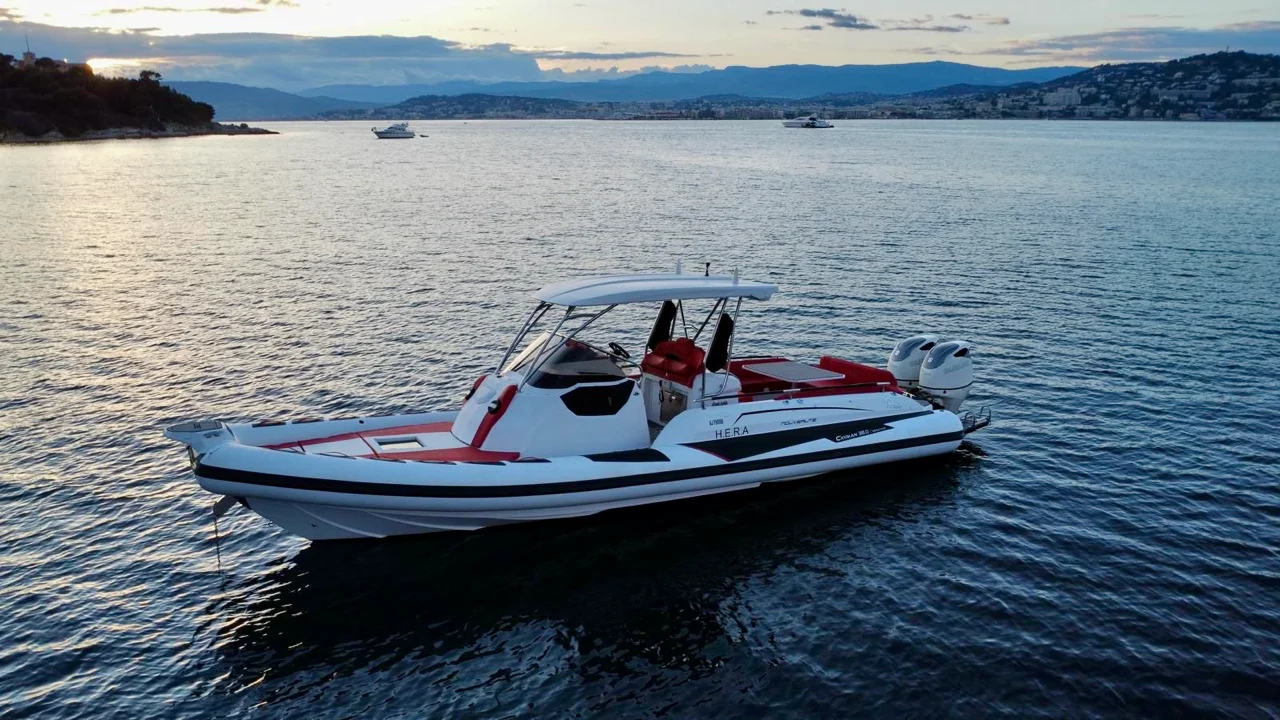 Ranieri Cayman 38 Executive - bateau à moteur