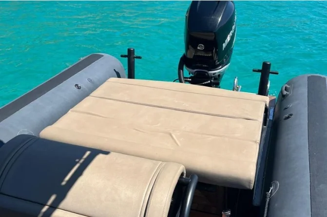 Sea Water Smeralda 250 2017 poste de pilotage